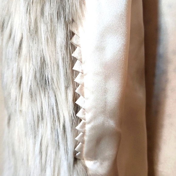 Rachel Zoe Gorgeous Luxury Faux Fur Vest Size X Large Like New!! - Picture 7 of 12